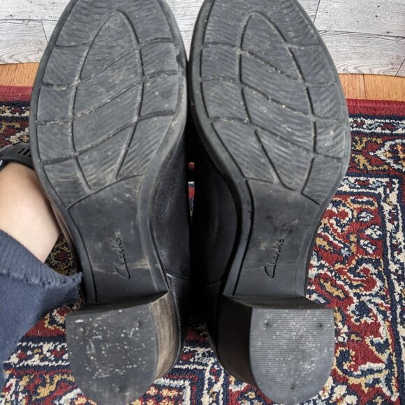 Clarks Boots Women's 10 Black Leather Zip Cap Toe Comfort Heeled Ankle Booties - Picture 7 of 8